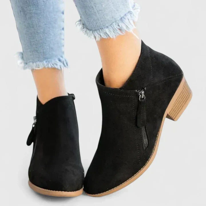 Casual women's waterproof comfort boots, versatile for sophisticated everyday wear.