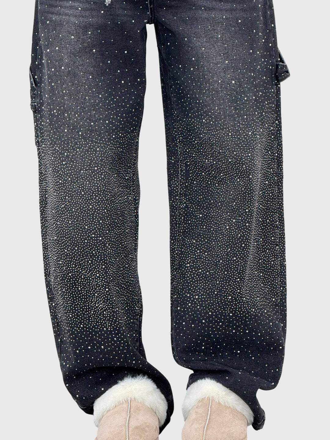 Casual yet elegant women's diamond pants. Sparkling details on a comfortable loose fit design.