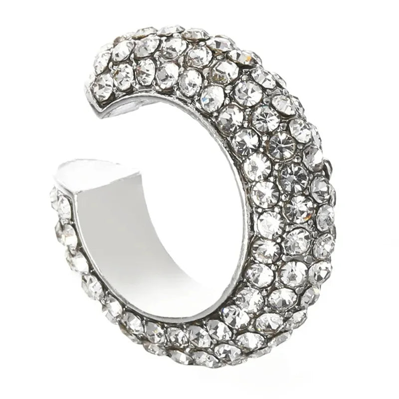 Silver-tone pavé crystal ear cuff, dazzling and elegant for women, a stylish accessory.