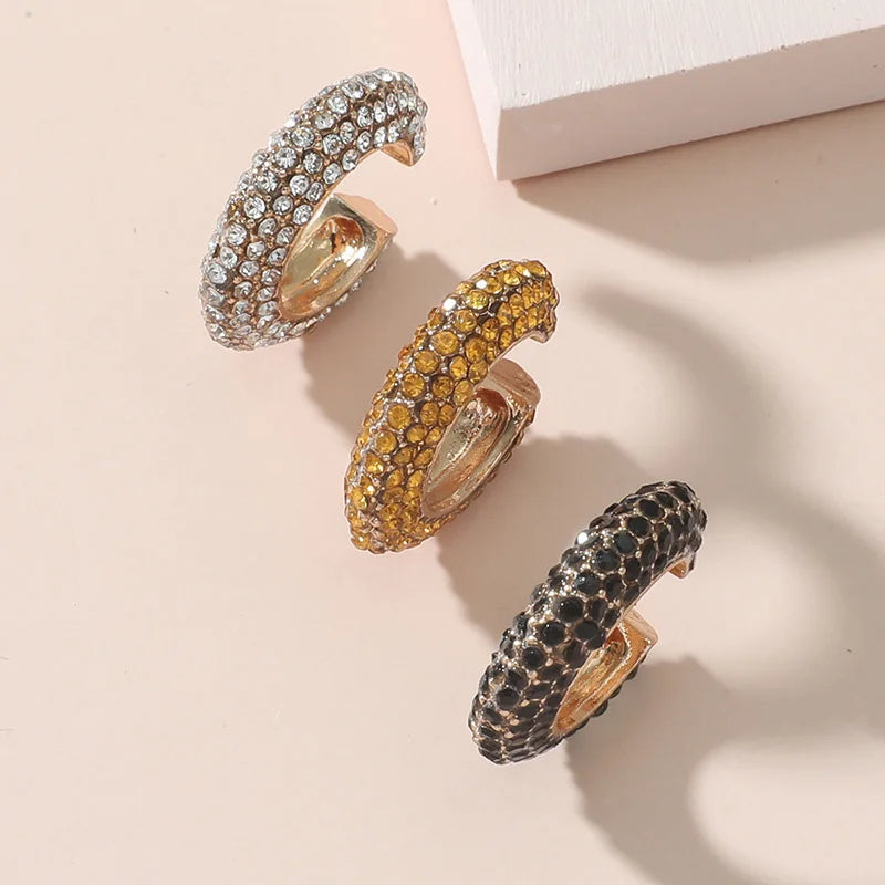 Trendy pavé crystal ear cuff for women, dazzling and comfortable, a modern fashion piece.