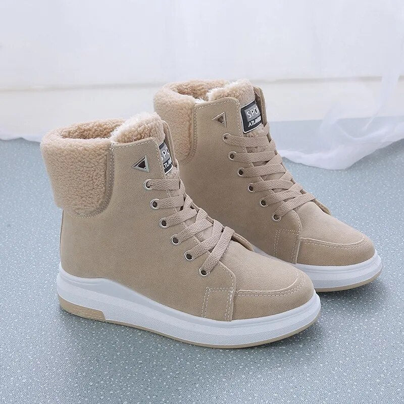 Women's sporty warm winter boots, ideal for snow & cold weather. Durable & comfortable for everyday casual style.