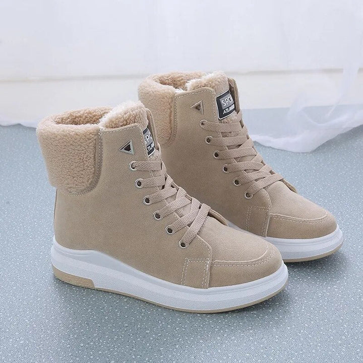 Women's sporty warm winter boots, ideal for snow & cold weather. Durable & comfortable for everyday casual style.