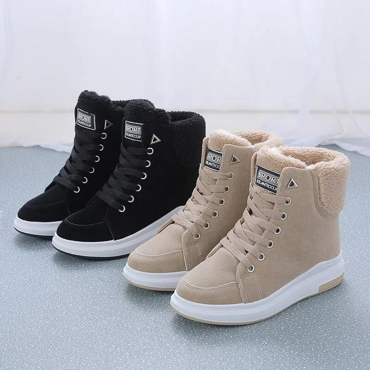 Comfortable women's sporty winter boots. Perfect for everyday casual wear, keeping feet warm & cozy in snow.