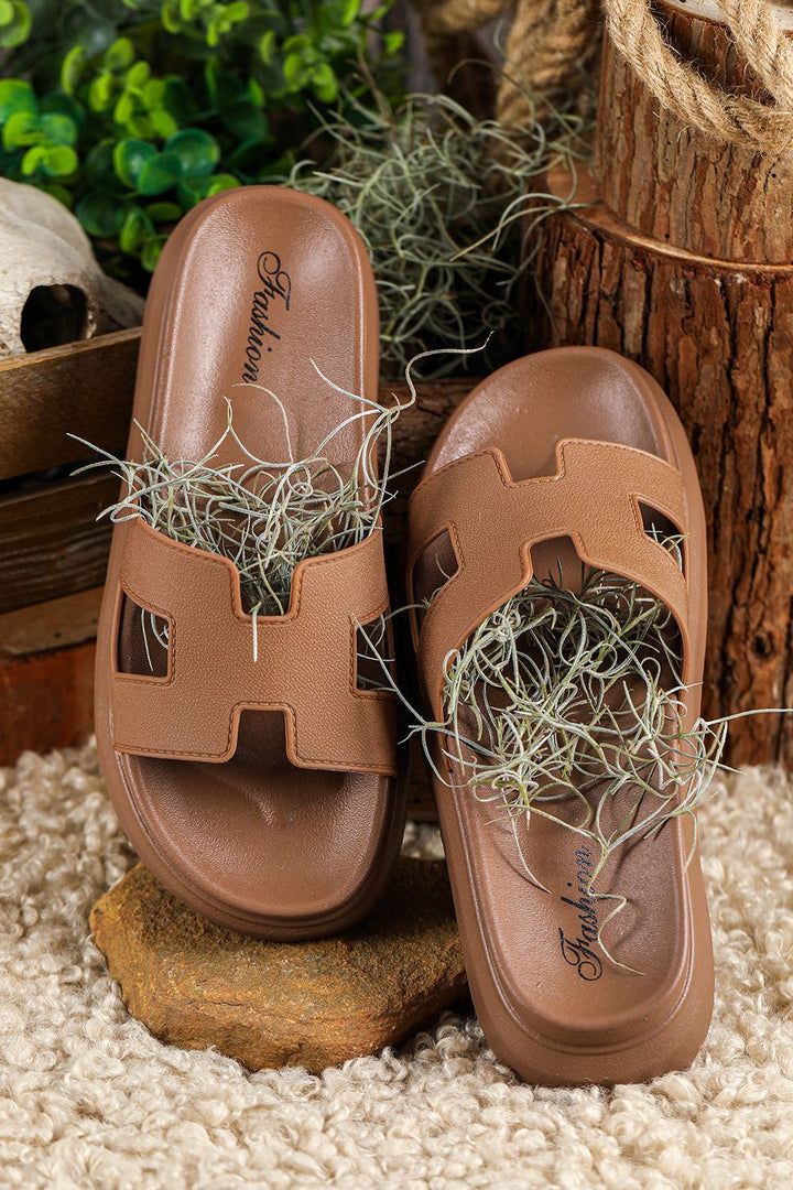 Summer fashion strappy sandals for women, lightweight and elegant.