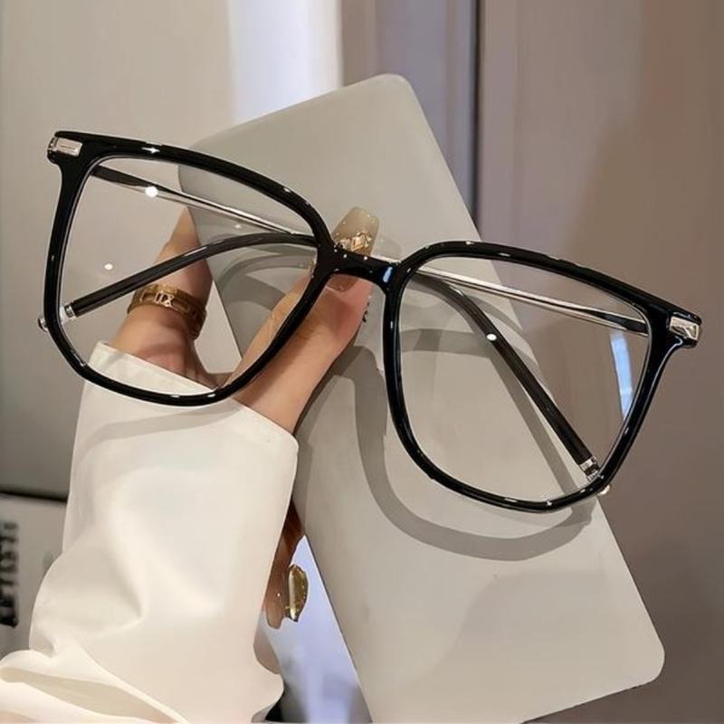 Minimalist women's sunglasses with UV protection, crafted from sleek acetate eyewear.