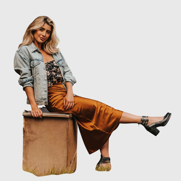 Trendy women's ankle boots, buckle strap, and block heel, ideal for fall fashion & everyday wear.