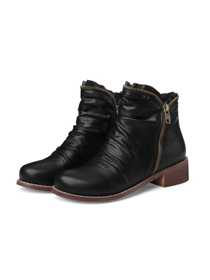 Comfortable women's black western ankle boots. Wrinkled design, round toe, low heel, double zipper for fall.