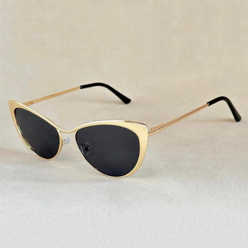 Fashionable cat-eye sunglasses for women, designer quality with complete UV400 protection.