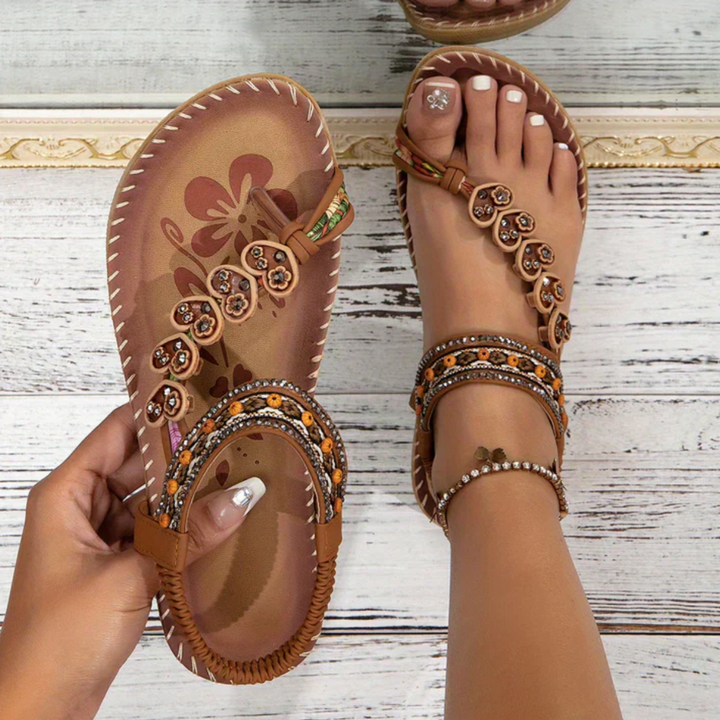 Women's stylish everyday comfort sandals in a versatile color, perfect for casual summer wear.