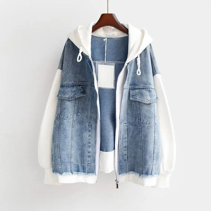 Women's stylish grey hoodie jacket, perfect for urban chic casual wear & everyday comfort. Modern autumn/spring outerwear.