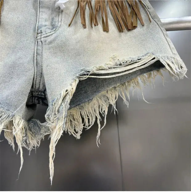 Stylish women's summer khaki shorts with a fashionable fringe cut-off design. Casual & comfy.