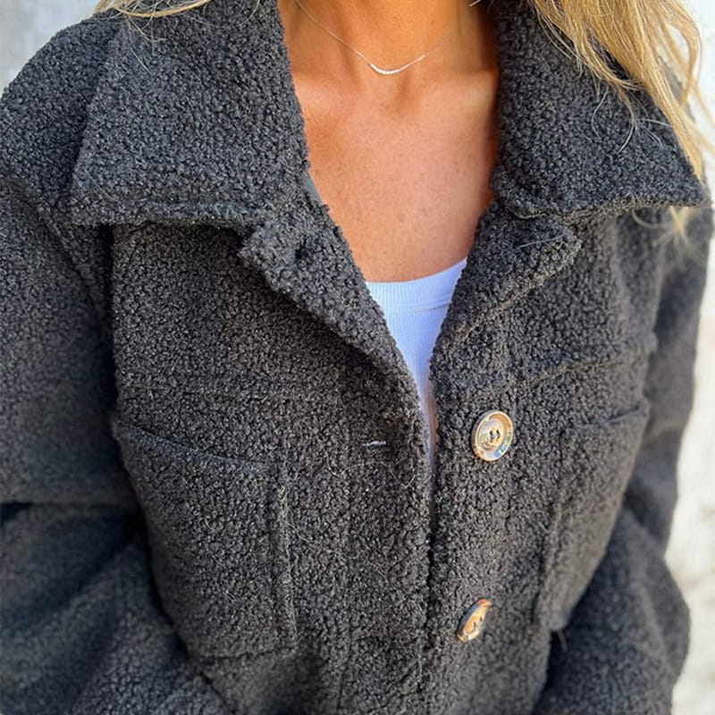 Fashionable women's notch collar button-up long sleeve autumn coat, a cozy & stylish winter jacket.
