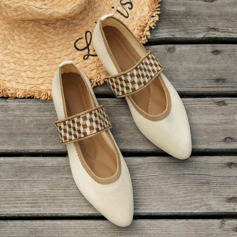Practical yet stylish women's pointed toe shoes, perfect for comfortable all-day summer fashion.