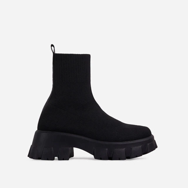 Women's stylish slip-on Paris ankle boots in a versatile design, perfect for fashion-forward everyday wear.