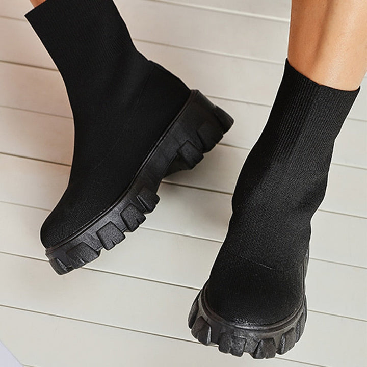 Stylish women's slip-on Paris fashion boots, versatile ankle boots designed for ultimate comfort and everyday wear.