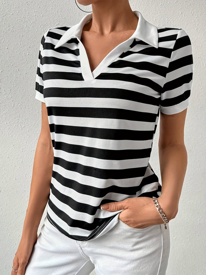 Chic striped short-sleeved tee for women, ideal for summer outfits and versatile everyday fashion.
