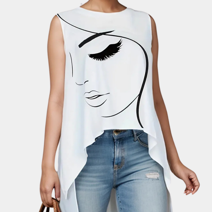 Women's stylish white relaxed fit tunic top, perfect for casual wear & everyday style. Modern & chic spring fashion.