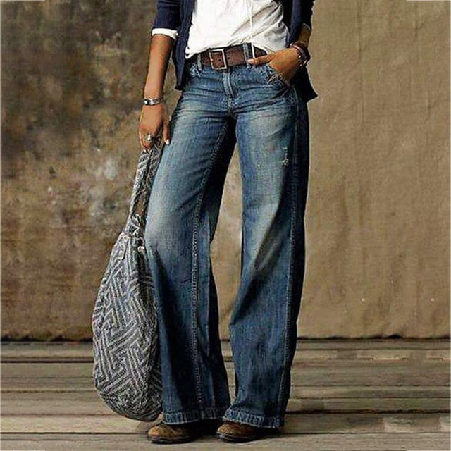 Chic women's wide leg pants in a modern fit, offering versatile and effortless style for any occasion.