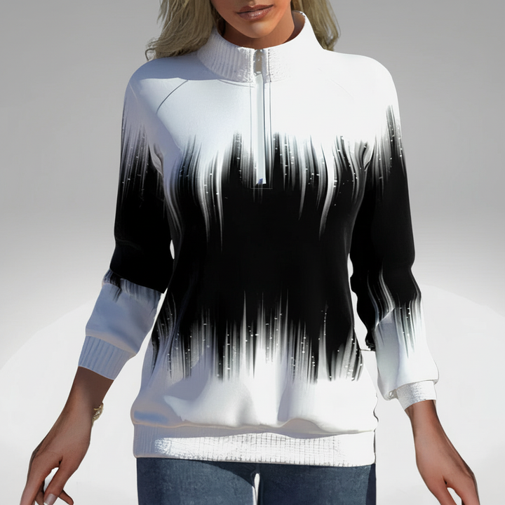 Cozy women's sweatshirt with zip collar, comfortable and casual winter wear in en color