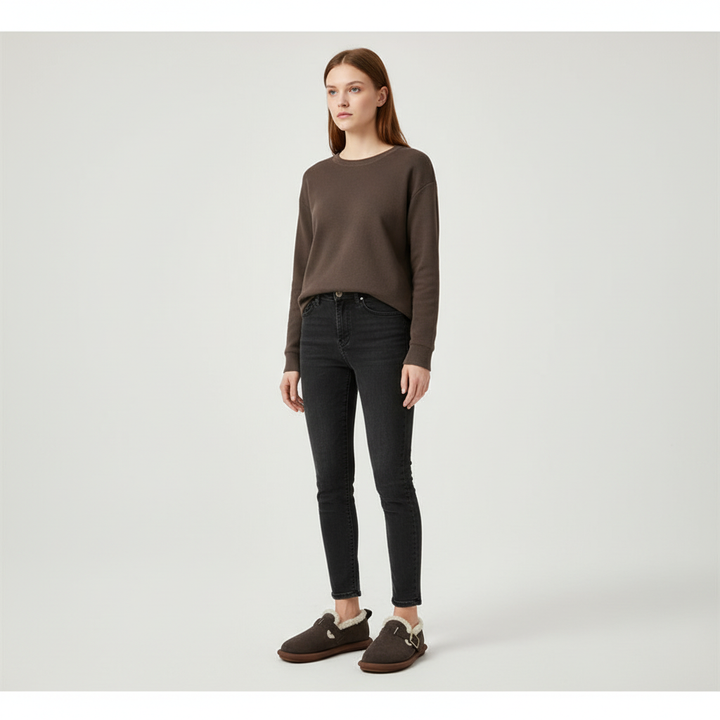 Warm women's suede fleece-lined comfort shoes with flat sole, perfect for cozy indoor wear
