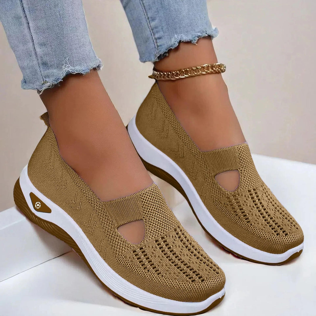 Women's casual slip-on sneakers, arch support, comfortable & breathable for summer walks.