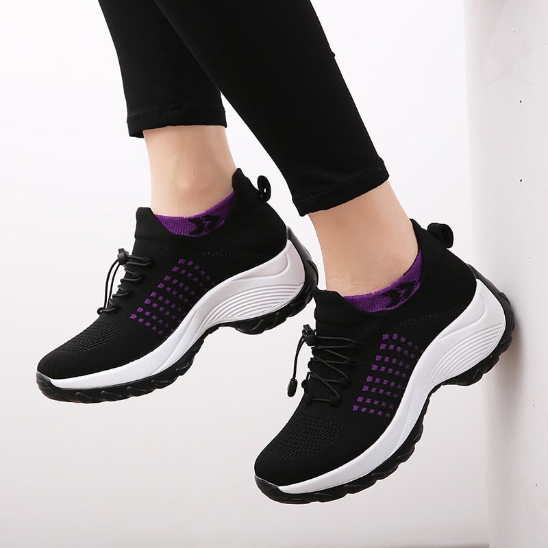 Casual women's supportive sneakers, perfect for all-day walking and maximum comfort.