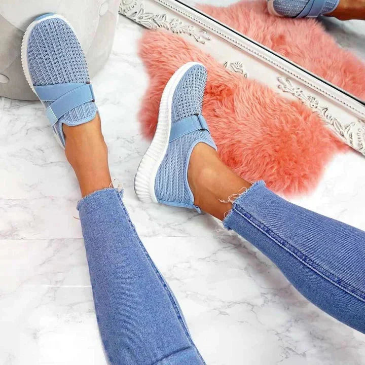 Women's supportive slip-on sneakers for enhanced posture & everyday comfort.