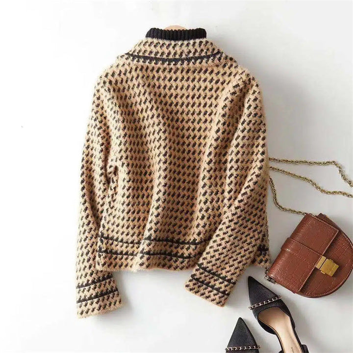 Chic camel houndstooth cropped jacket, an essential elegant layering piece.