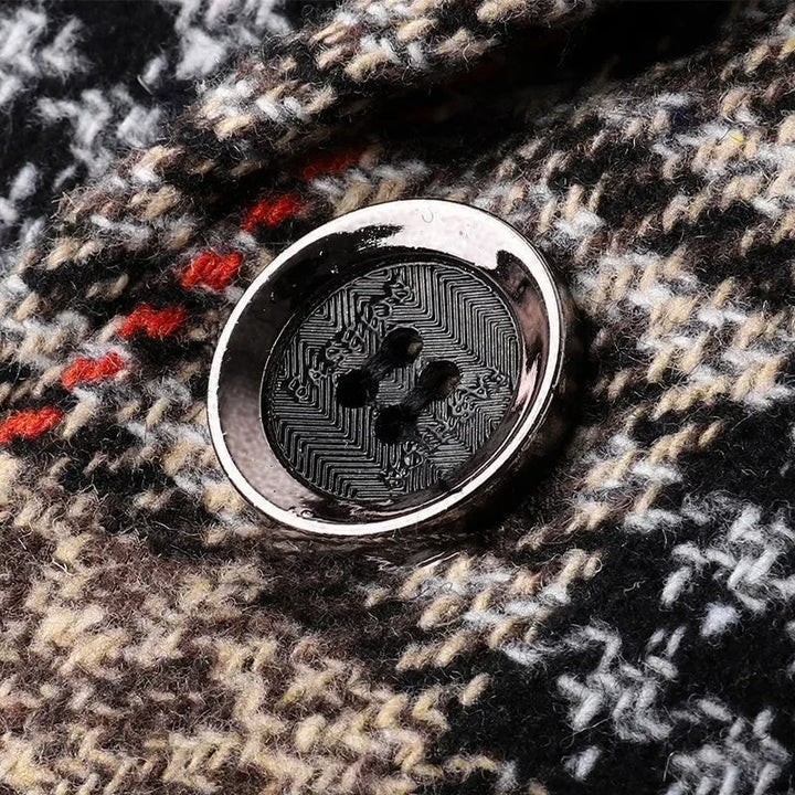 Classic women's plaid blazer, tailored and sophisticated. This checkered jacket is essential for elegant business casual.