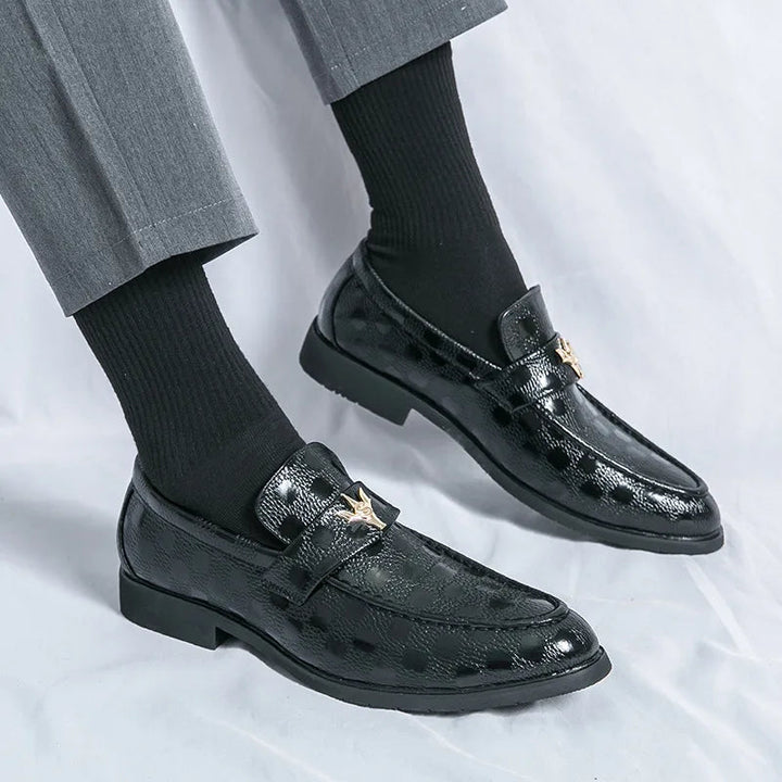 Women's textured slip-on loafers, comfortable, stylish, and versatile classic shoes.