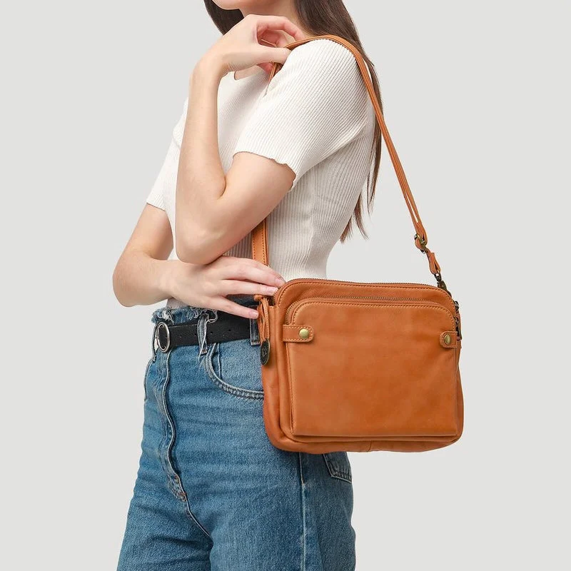 Women's three-layer PU leather crossbody bag, shoulder purse & clutch. Versatile multi-compartment travel bag.