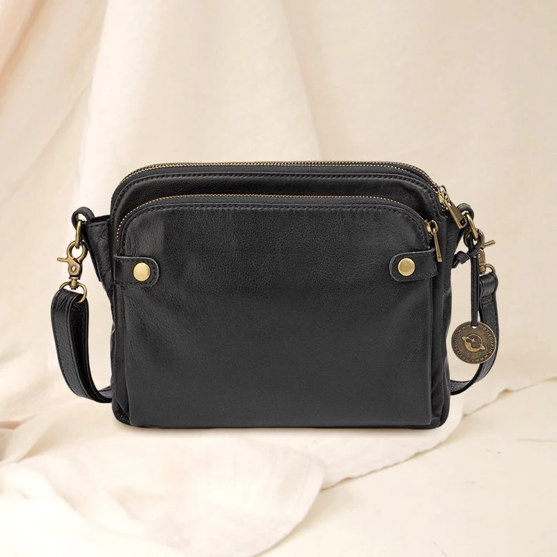Modern women's three-layer PU leather crossbody bag with spacious compartments. Shoulder purse and clutch option.