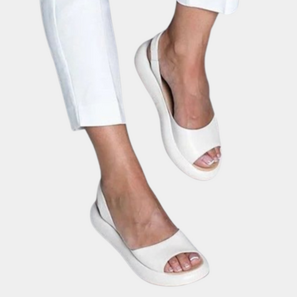 Casual women's Tilda sandals with a thick sole, ideal for summer and beach days