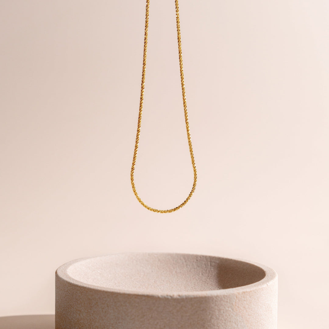 Versatile gold & silver women's timeless necklace, elegant and delicate. Hypoallergenic.