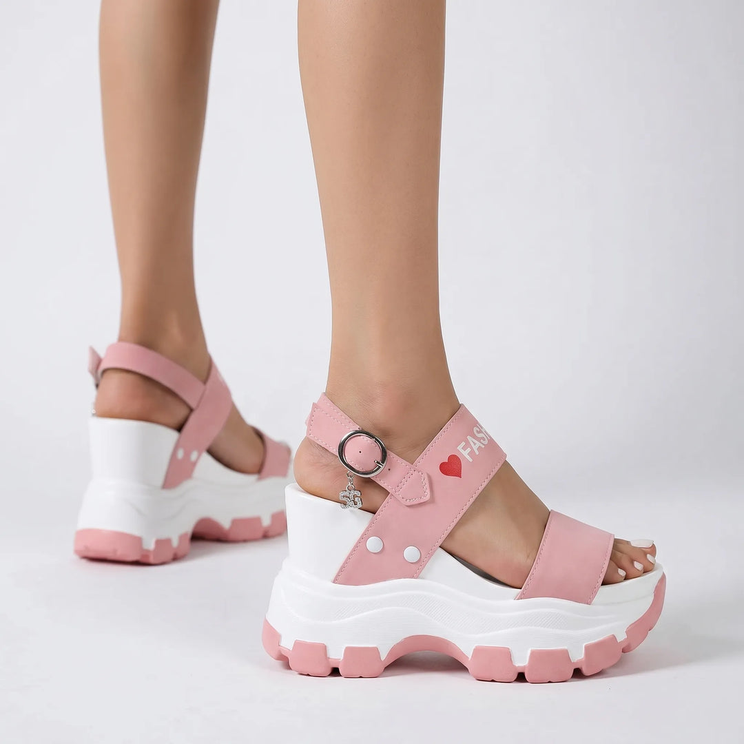 Fashionable women's platform sandals, ideal summer footwear for casual or trendy outfits.