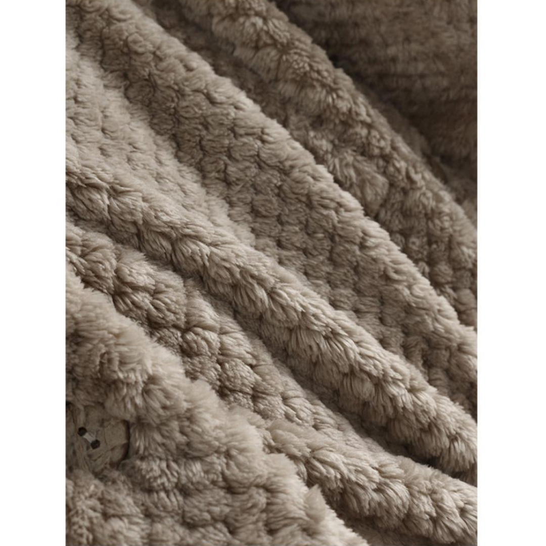 Stylish women's reversible hooded fleece jacket. Trendy cut for all seasons, offering comfort & versatility.