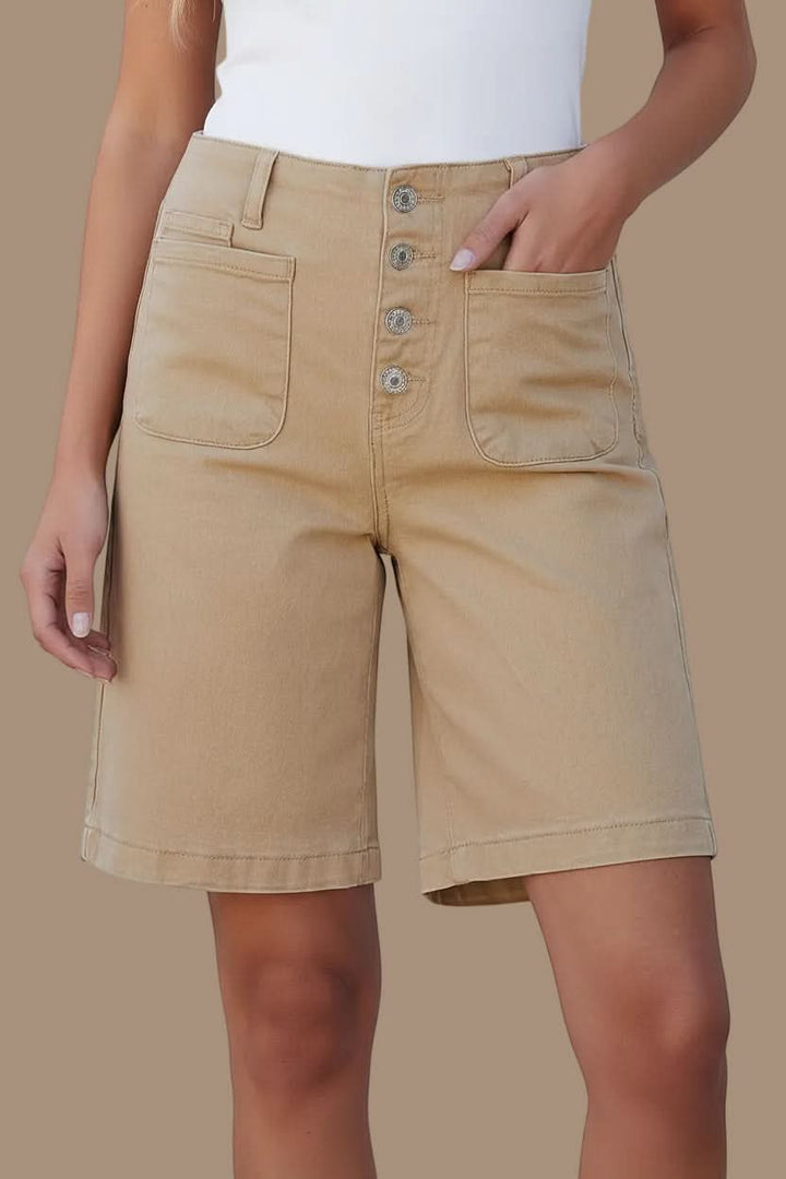 Women's high waist Bermuda shorts, combining trendy design with a comfortable relaxed fit.