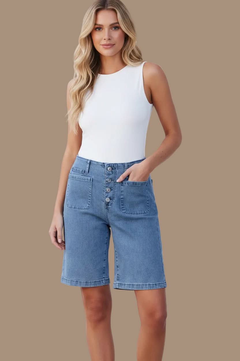 Effortless women's high waist Bermuda shorts, a trendy and chic option for summer fashion.