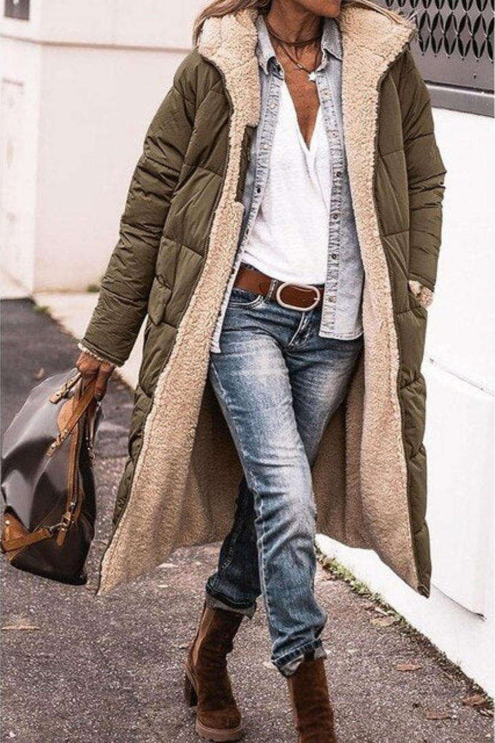 Cozy Sofia double-sided winter coat for women, trendy and functional outerwear.