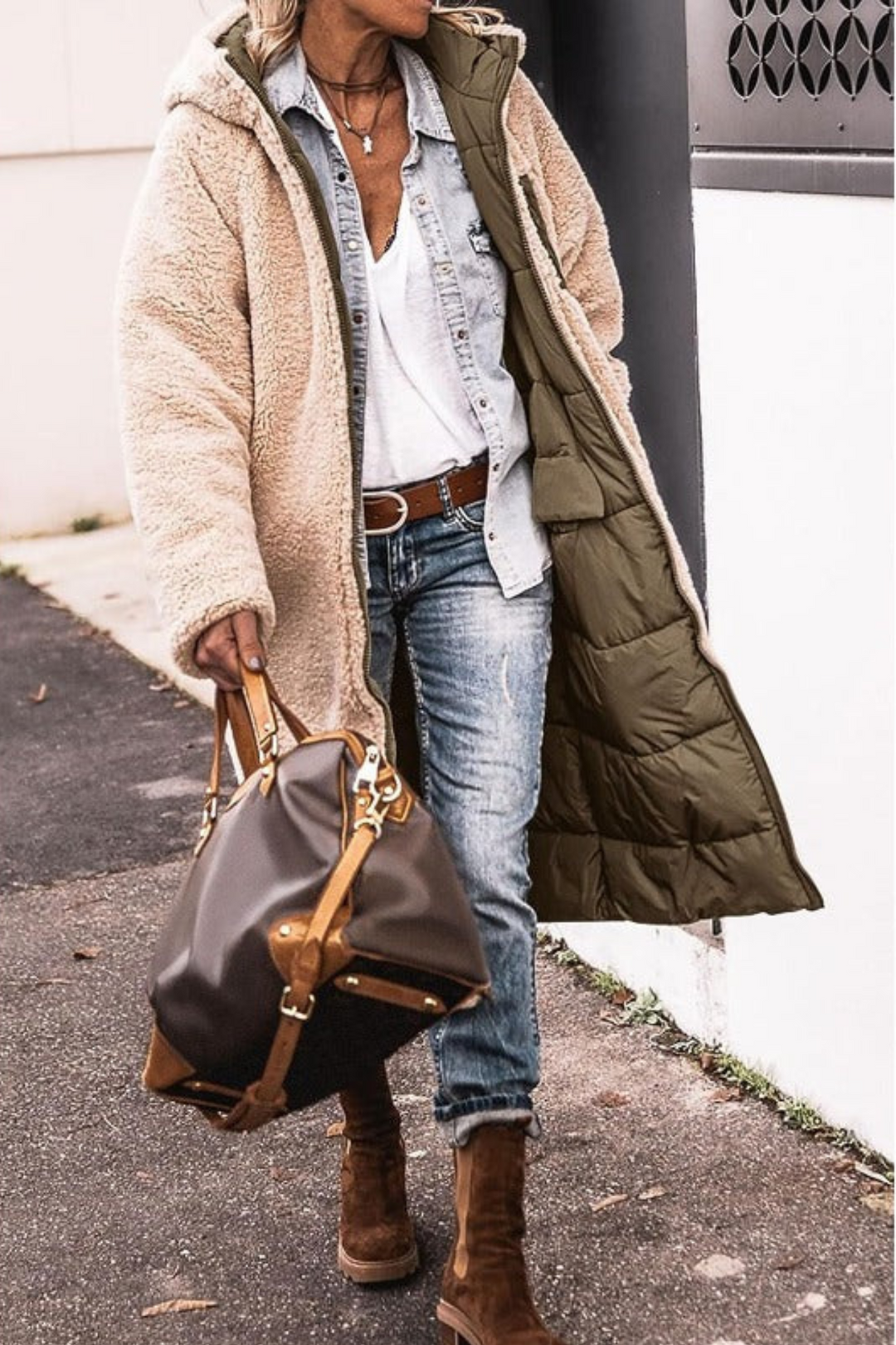 Women's warm Sofia winter coat, reversible, elegant design, perfect for cold days.