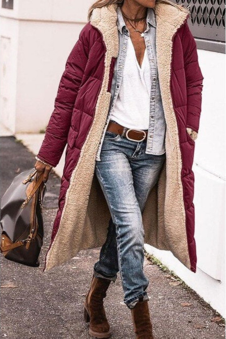 Practical women's double-sided Sofia coat, trendy and warm for winter months.
