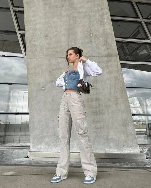Stylish women's black cargo pants, straight fit, adjustable waist, for hip hop & streetwear fashion.