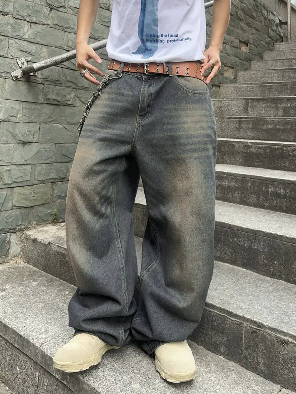 Modern Y2K style women's wide-leg denim jeans. Versatile and trendy for casual outfits, comfort fit.