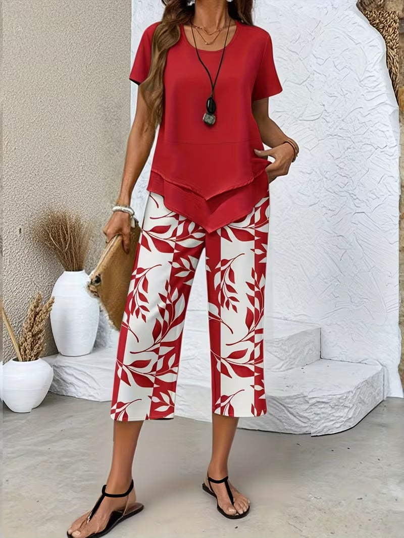 Casual women's leaf print top and cropped pants set, a chic and relaxed two-piece summer ensemble.