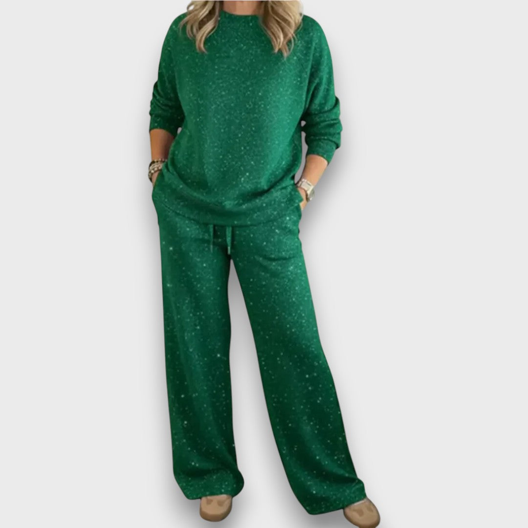 Women's two-piece lounge set with soft fabric, relaxed fit, perfect for comfortable casual home wear.