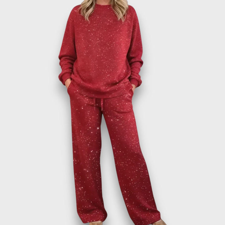Stylish women's two-piece matching lounge set, ultra-soft fabric for ultimate comfort & relaxed casual wear.