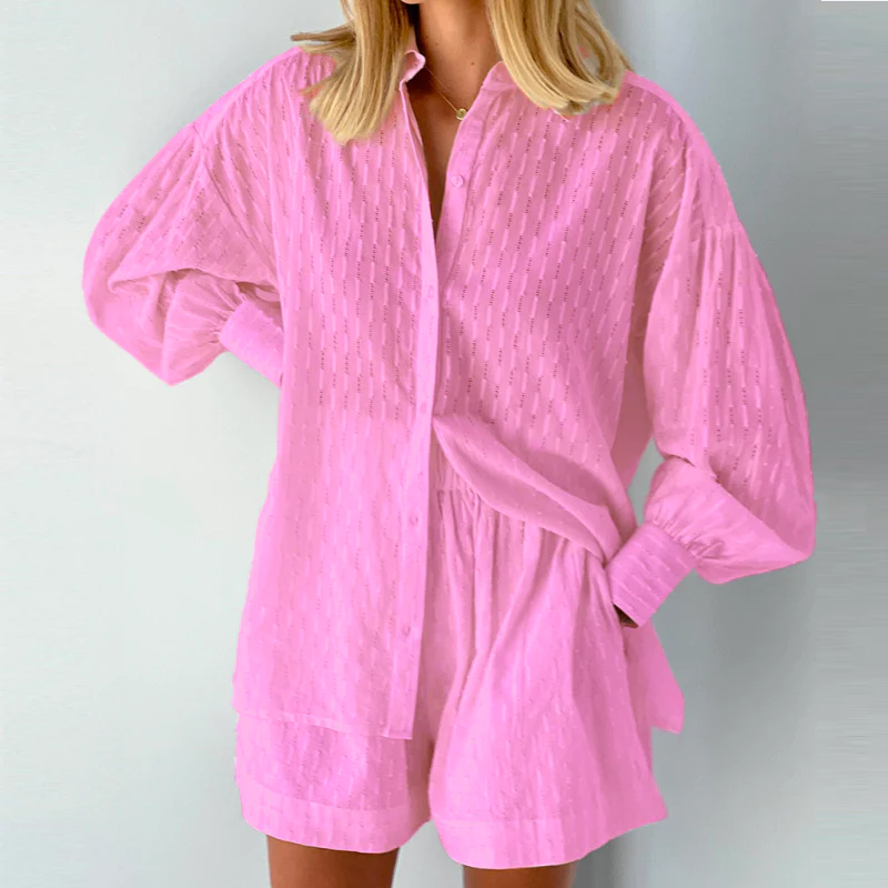 Comfortable women's two-piece summer set with flowy lantern sleeves, suitable for warm weather.
