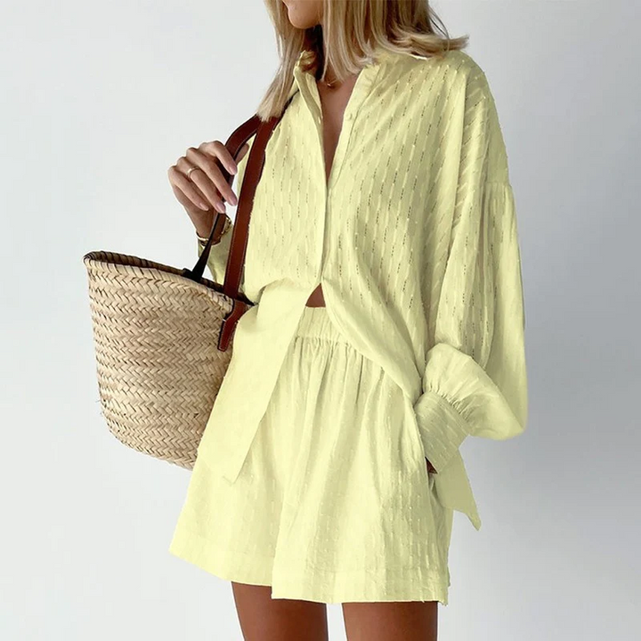 Elegant women's summer two-piece outfit with distinctive lantern sleeves, a must-have for vacation.