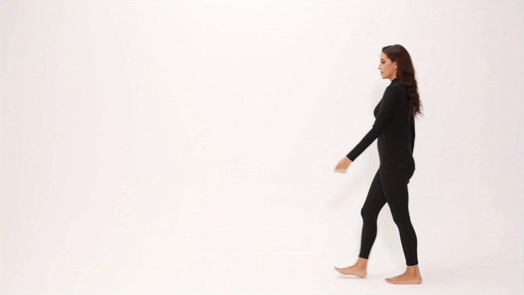 Women's warm clothing: two-piece thermal set with long sleeve top and leggings for winter comfort.