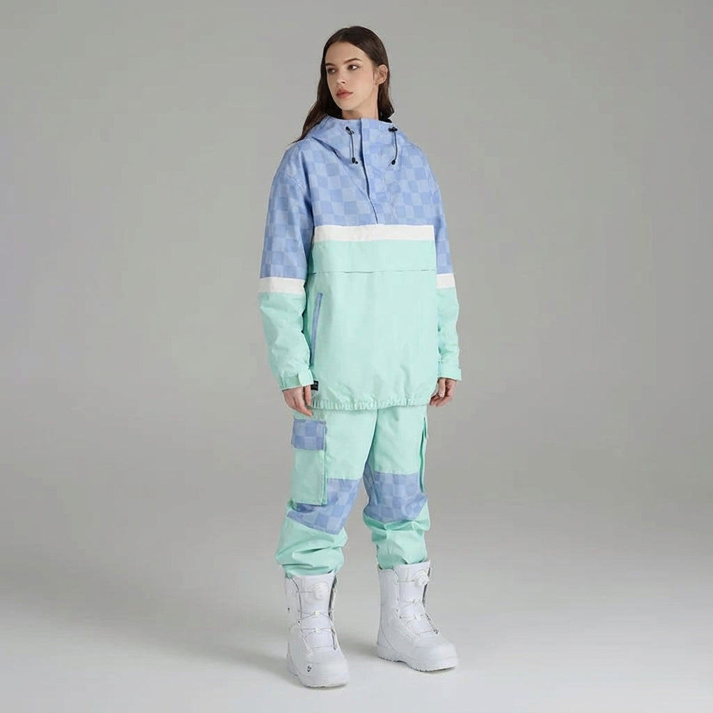 Sporty women's 2-piece thermal ski suit in vibrant color for snowboarding outerwear